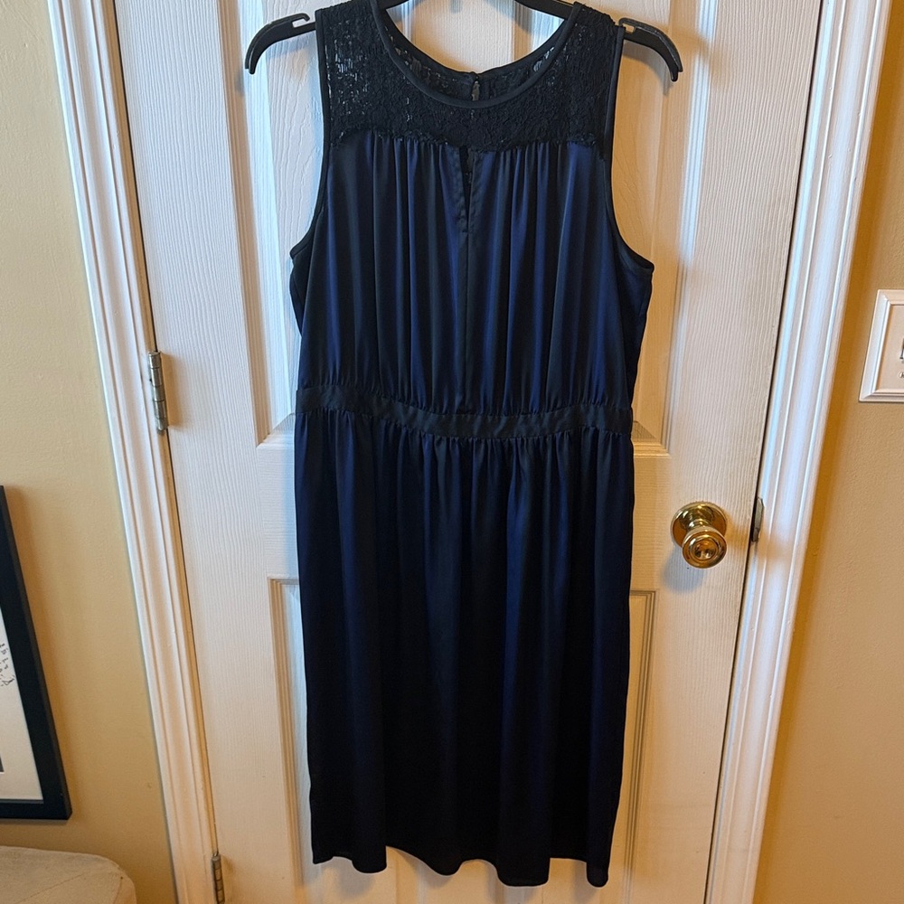 Elegant Black Sleeveless Dress